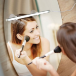 LED ΛΑΜΠΑ ΜΑΚΙΓΙΑΖ ΜΕ ΒΕΝΤΟΥΖΕΣ ΓΙΑ ΚΑΘΡΕΦΤΗ